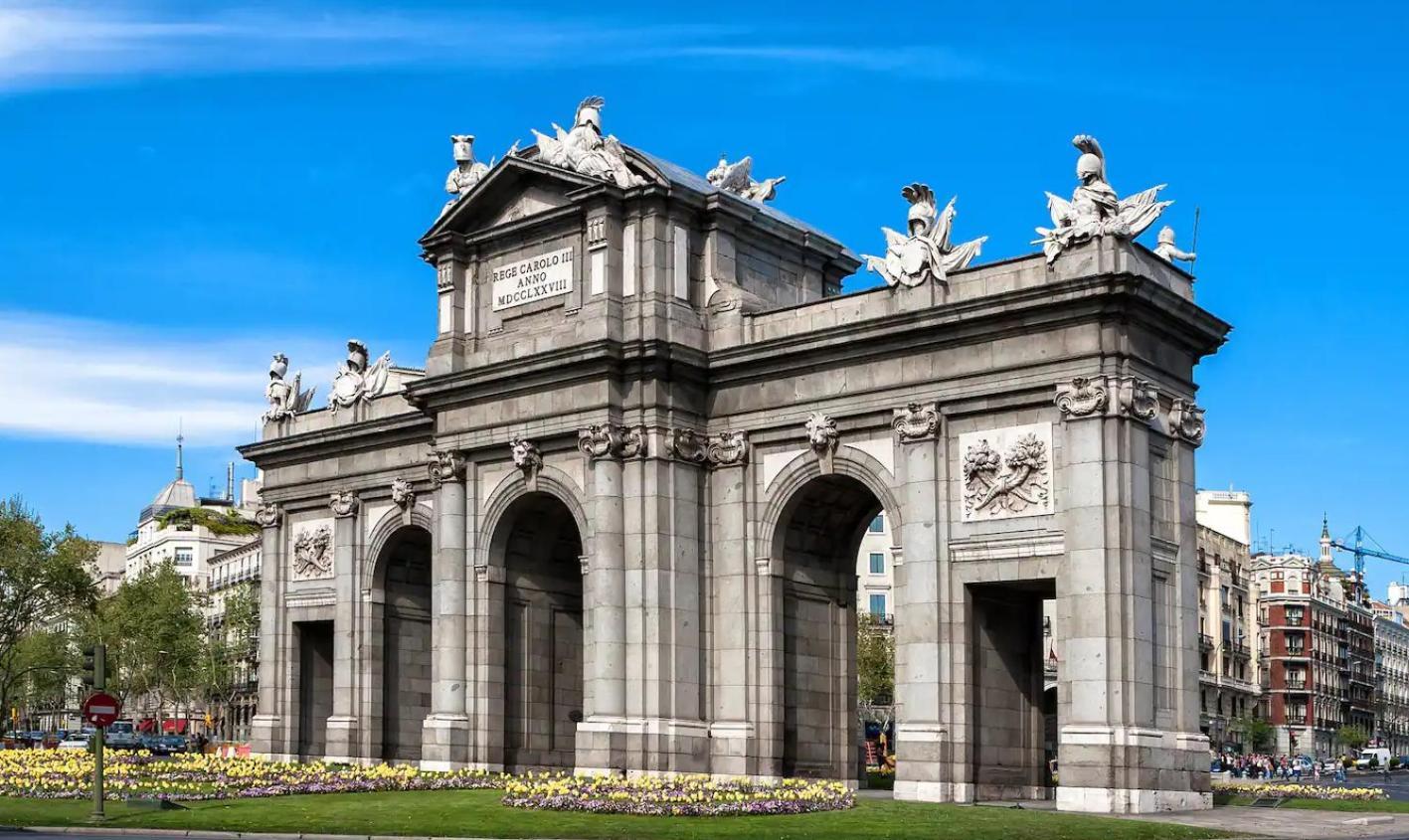 Estudio Con Vistas Alcalaretiro Madrid Bagian luar foto