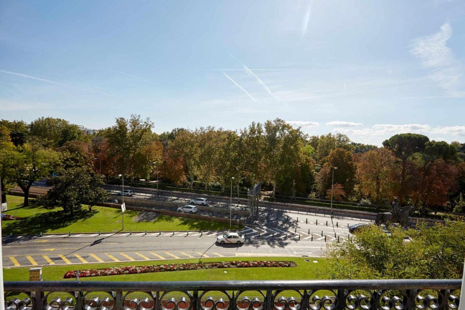 Estudio Con Vistas Alcalaretiro Madrid Bagian luar foto